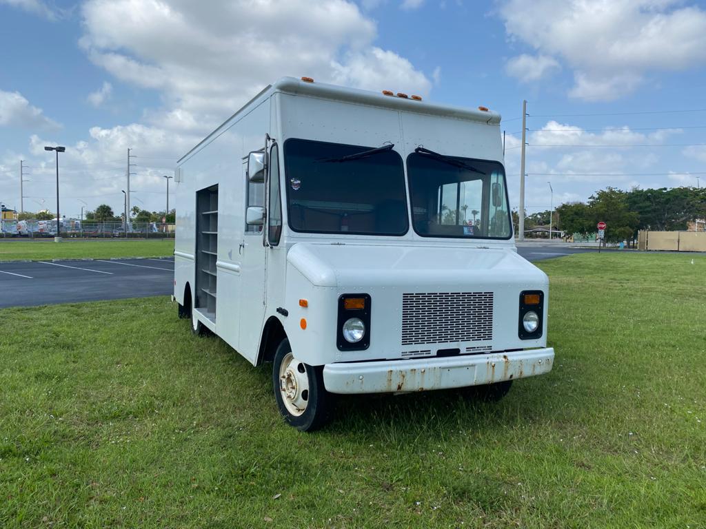 2000 workhorse sales step van